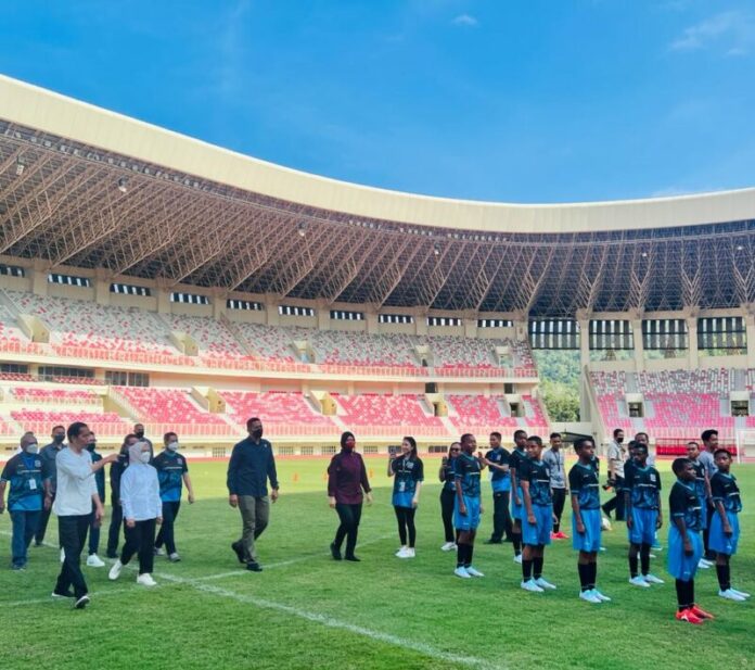 Presiden Jokowi di Stadion