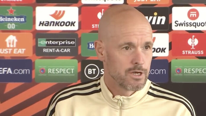 Erik-ten-Hag-Bailly Erik Ten Hag, Eric Bailly, Manchester United, Real Sociedad, Premier League, Berita Manchester United, Berita Liga Inggris, Berita Bola, Man United vs Real Sociedad