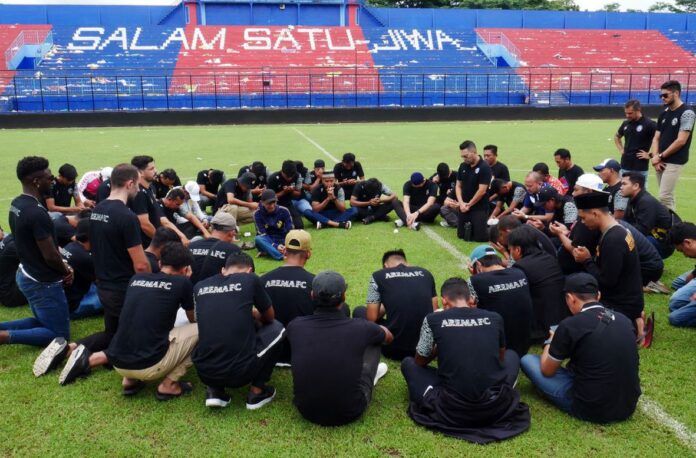 Tragedi Kanjuruhan, Arema FC, Javier Roca, Singo Edan, Stadion Kanjuruhan, Liga 1, Arema vs Persebaya, Aremania, Kerusuhan Kanjuruhan, Suporter Arema, Anak