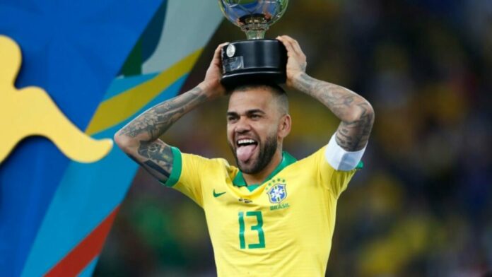 Brasil, Piala Dunia, Piala Dunia 2022, Piala Dunia Qatar 2022, Dani Alves, Puma, Pemain Tertua, Qatar, Tite