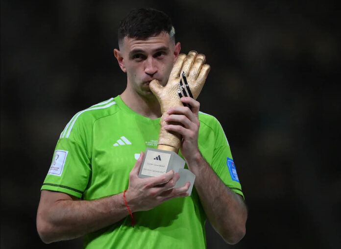 emiliano-martinez-kiper-argentina Argentina, Emiliano Martinez, Piala Dunia, Prancis, Final, Final Piala Dunia 2022, Argentina Juara Piala Dunia 2022, Lionel Messi, Argentina vs Prancis