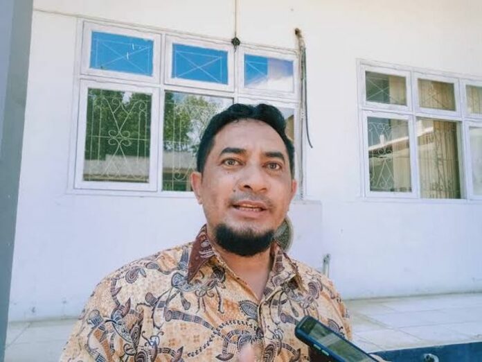 Denny Siregar, Lukas Enembe