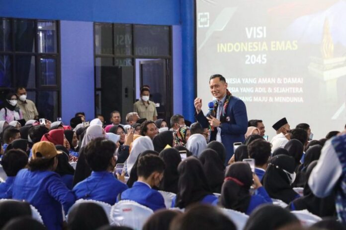 ahy mahasiswa Ketua Umum Partai Demokrat Agus Harimurti Yudhoyono (AHY)