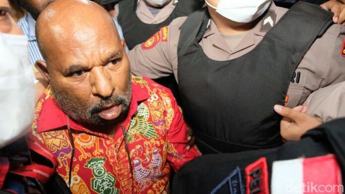 Komnas HAM Klaim Telah Berkoordinasi KPK Soal Kesehatan Lukas Enembe Lukas Enembe, Gubernur Papua, KPK, Komnas HAM