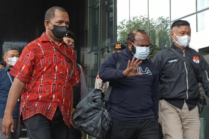 Ricky Ham Pagawak, Burn, Bupati Membrano tengah, KPK