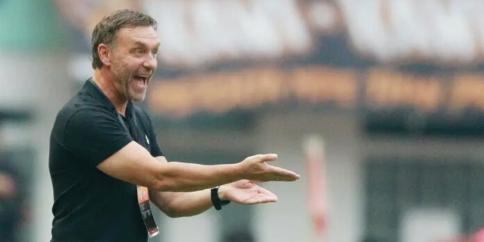 Thomas Doll, Persija, Shin Tae-yong