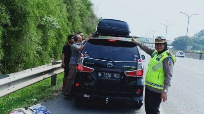 roof box mobil, tilang polisi