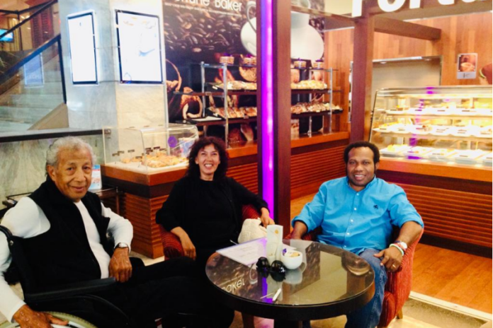 Official Manager Black Brothers Frans Pigome Beri Peringatan Oknum Manfaatkan Nama Black Brothers untuk Kepentingan Komersial Black Brothers, Frans Pigome, band, Papua, Andy Ajamiseba