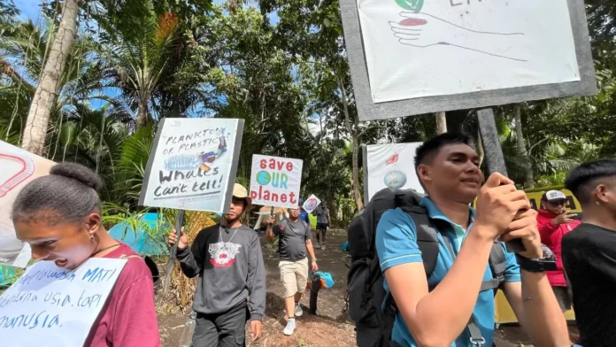 bahaya Gunung Cycloop pendakian, wisata Cycloop Jayapura, keamanan Cycloop, kerusakan hutan Cycloop, berita Jayapura terbaru