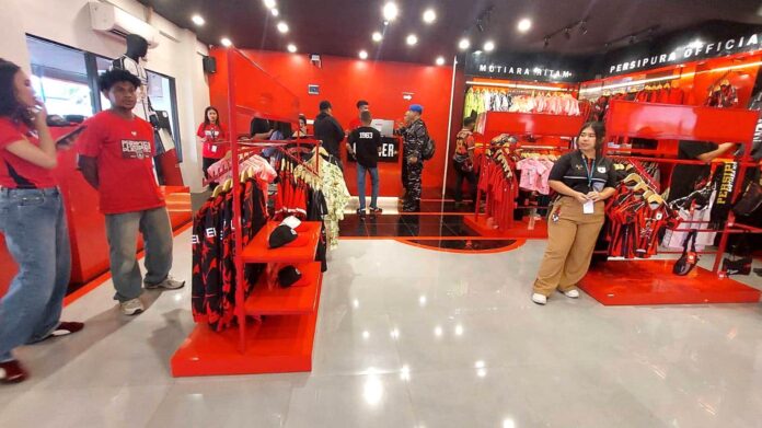Persipura Experience, Persipura Jayapura terbaru, store Persipura, fans Persipura Papua, jersey Persipura resmi, sejarah Persipura, sepak bola Papua, Jayapura terbaru