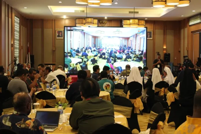 Keuskupan Timika, pendidikan Papua, kurikulum Papua, guru Papua, pendidikan Mimika, Uskup Timika, Bernardus Bofitwos Baru, masalah pendidikan Papua, berita Papua terbaru