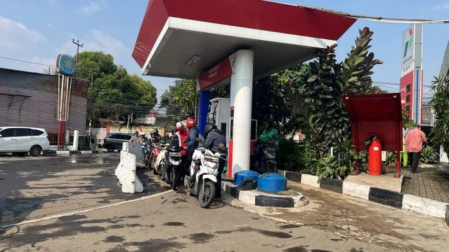 BBM batal naik 2026, harga BBM April 2026, antrean SPBU normal, kebijakan BBM Indonesia, berita BBM terbaru