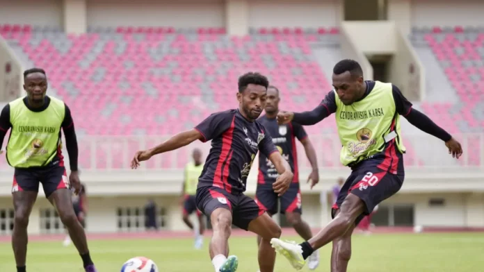 pemain-mutiara-hitam-saat-menjalani-uji-coba-lapangan-di-stadion-lukas-enembe-jumat-1042026-ceposonlinecomipul-persipura-24ZUB Persipura vs Persela, live streaming Persipura, jadwal Persipura hari ini, Stadion Lukas Enembe, Persipura Jayapura, Persela Lamongan, Liga 2 2026, kick off Persipura, nonton Persipura live