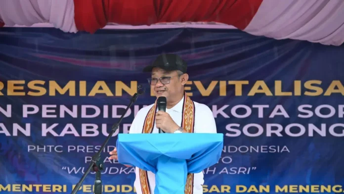 mendikdasmen-saat-peresmian-di-smk-negeri-1-kota-sorong-papua-barat-daya-rabu-275-ceposonlinecomfauzia-wvAri