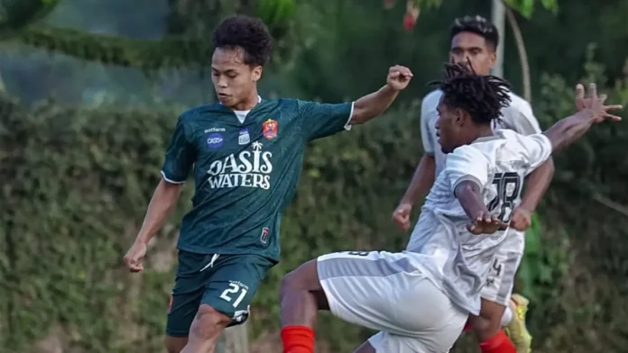 pemanasan-pemain-persipura-ramai-rumakiek-berduel-dengan-pemain-persijap-jepara-dalam-laga-uji-coba-di-soccer-field-lestarindo-boyolali-sabtu-228-tim-media-persipura-ZWk22