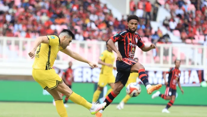 williams-lugo-saat-membela-tim-persipura-jayapura-di-stadion-lukas-enembe-musim-lalu-ceposonlinecomerianto-3f5qm